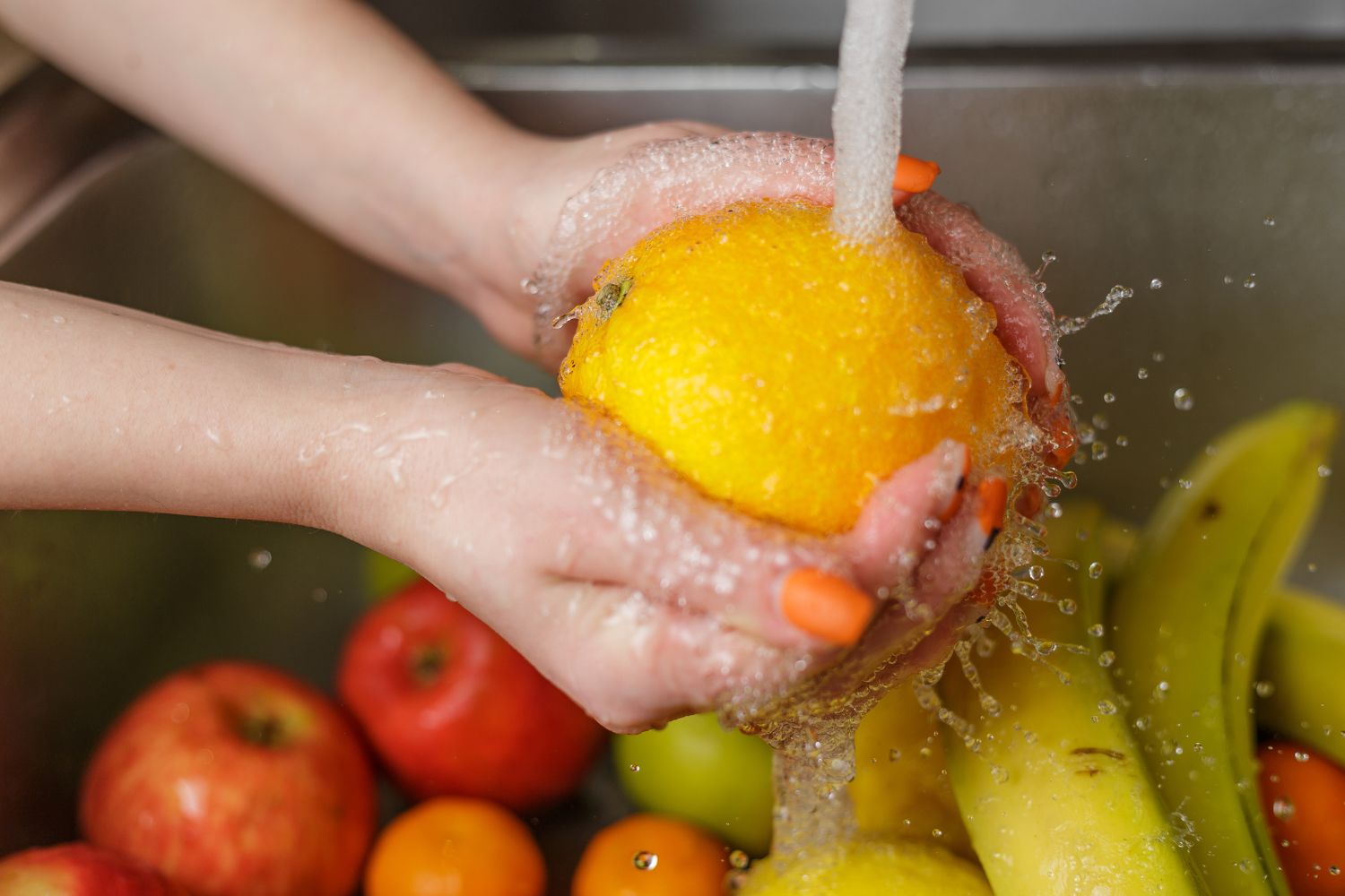 wash the oranges thoroughly to remove any dirt